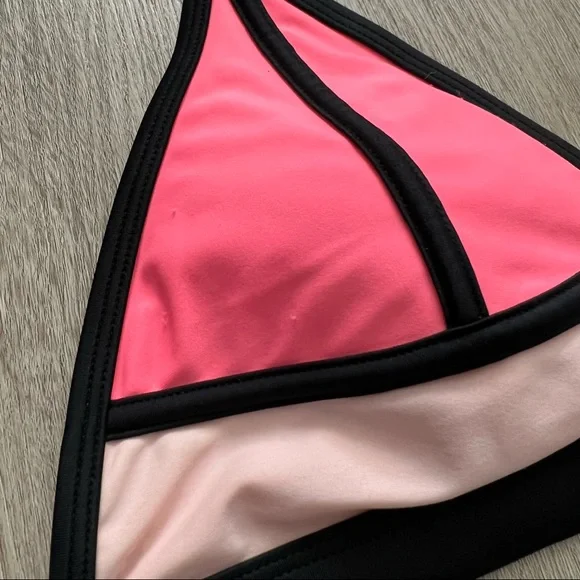 $2/10 Triangle Bikini Top - Size L - Picture 4 of 5